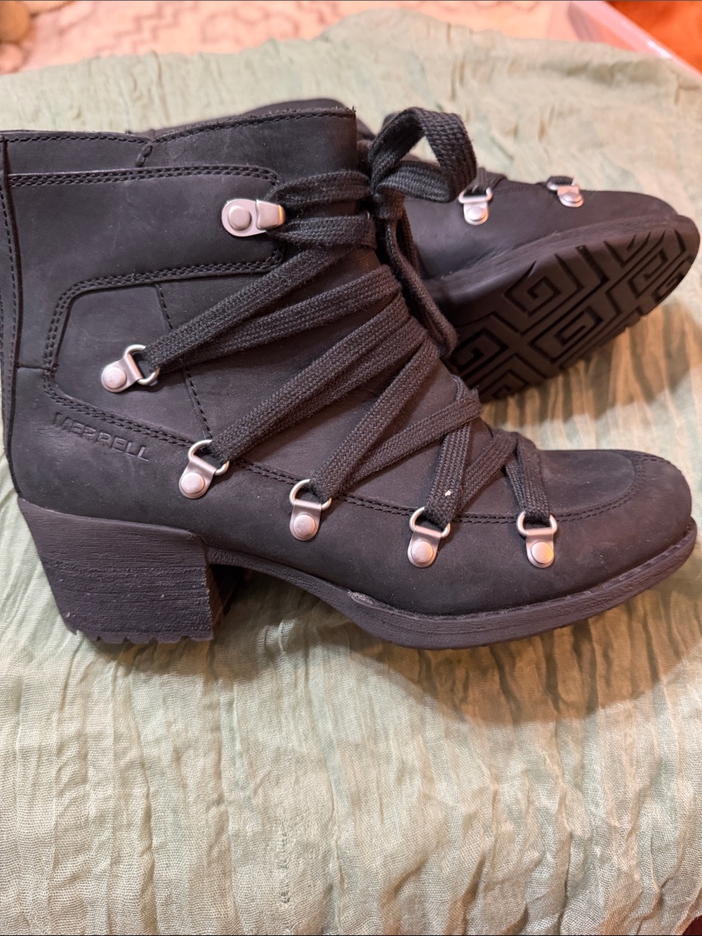 Merrell Black Shiloh II Lace-Up Zip Back Chunky Heel Hiker Boots